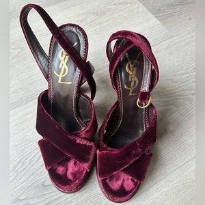 YVES SAINT LAURENT  red velvet 36.5